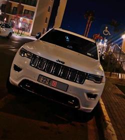 جیپ گراند شیرۆکی